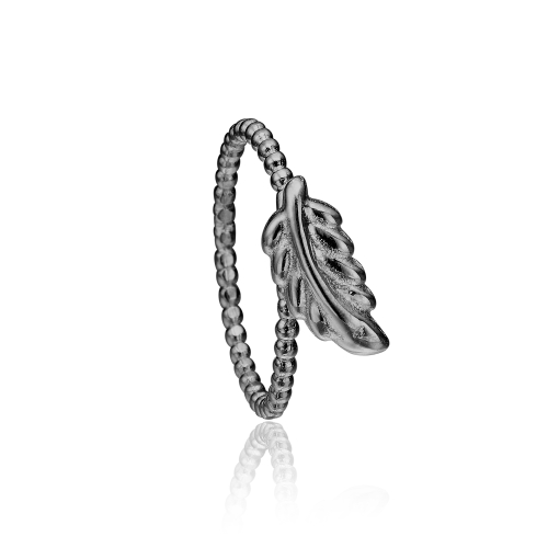 Priresme ring i sort sølv med elegant blad